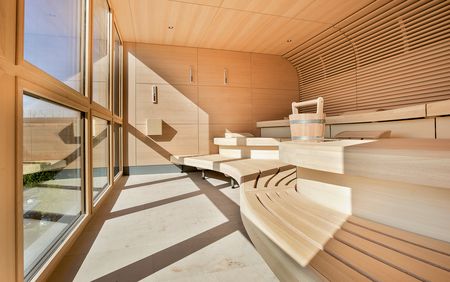 L’IO Zentrum für Therapie & Balance: Sauna PROFI with SANARIUM®