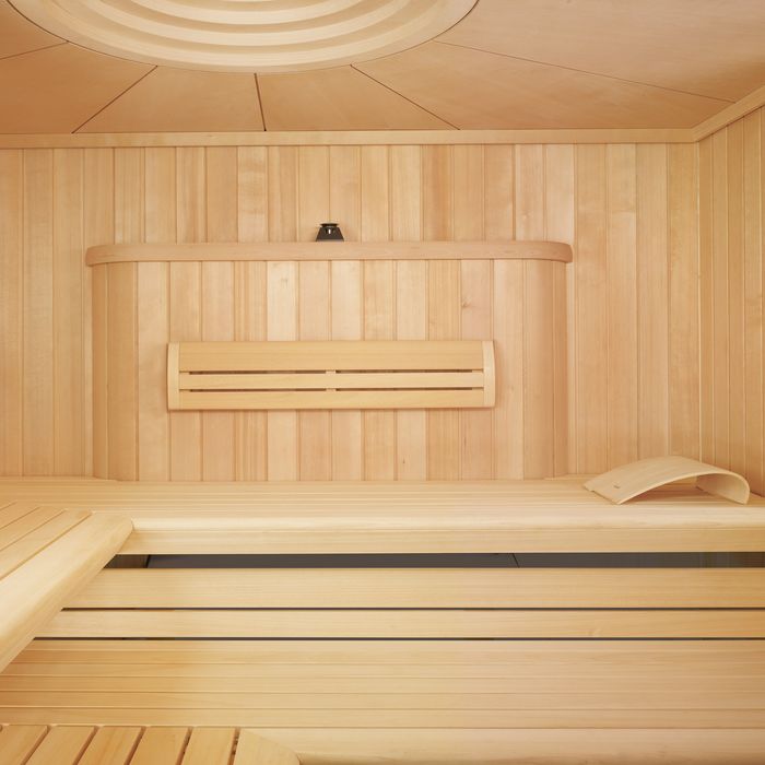 Design-Sauna CHARISMA mit LOUNGE-Liegenausstattung innen